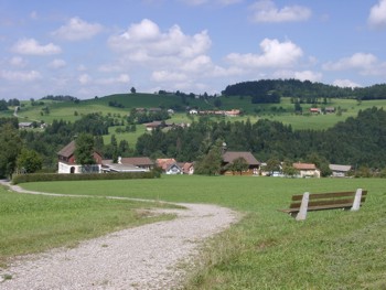 Freundliche Ansicht vom Schweizer Bauerndorf M�selbach.