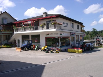Die Werkst�tte der Sch�nenberger Traktoren & Landmaschinen AG in M�selbach /Schweiz.