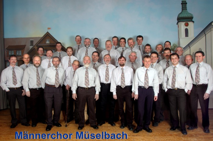 Flotte S�nger bilden den M�selbacher M�nnerchor
